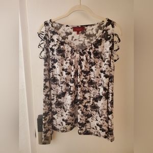 Jennifer Lopez XS open sleeves